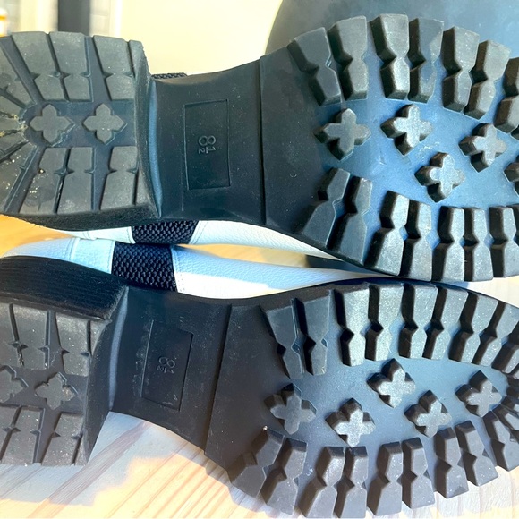 White ankle Booties 8.5 - Picture 3 of 3